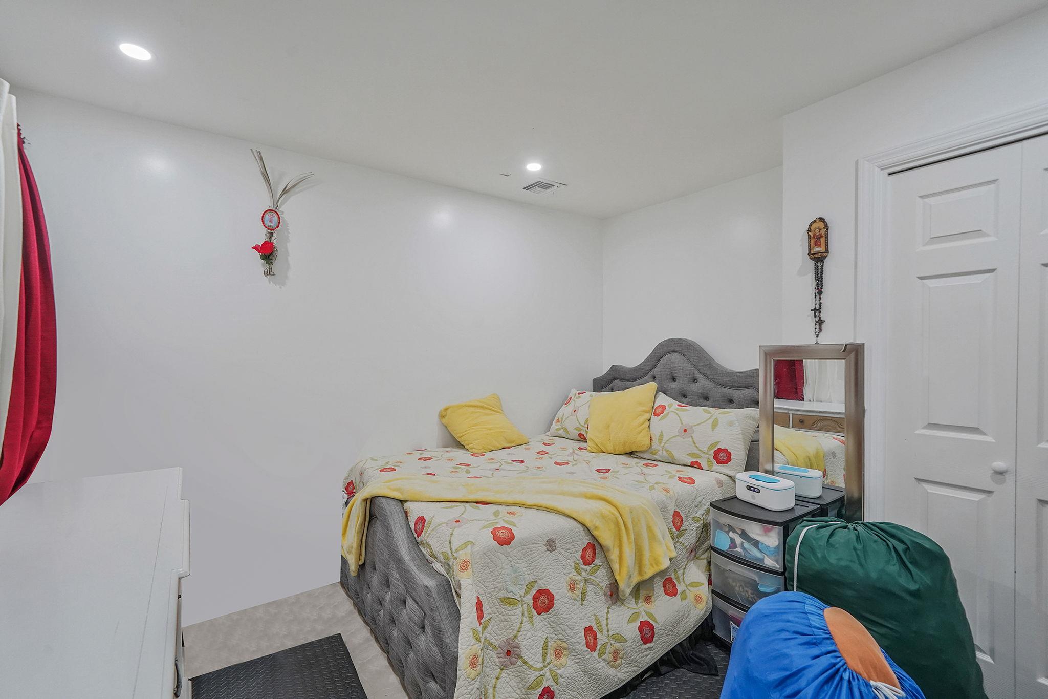 248 44th Street, Lindenhurst, New York image 32