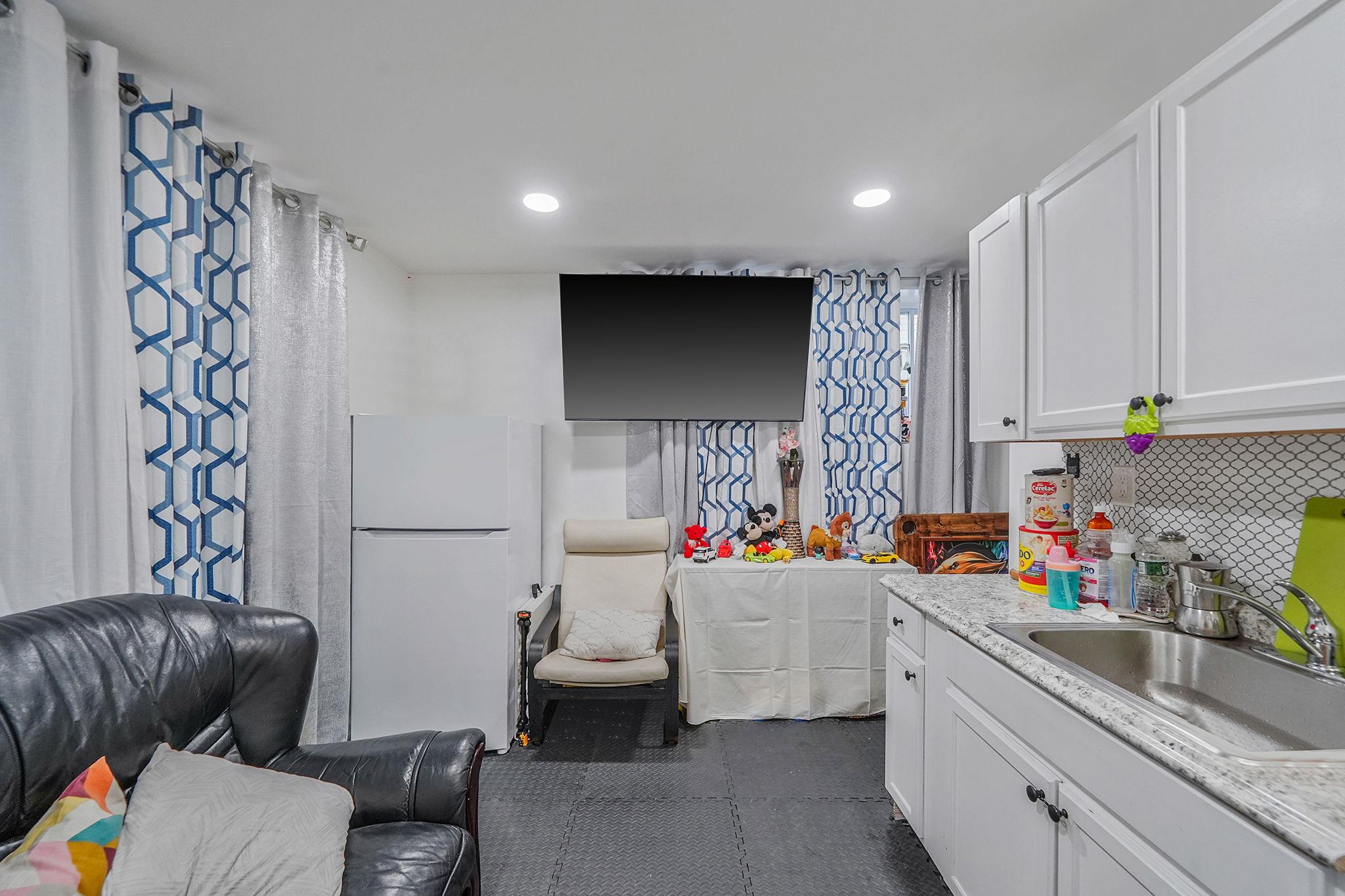 248 44th Street, Lindenhurst, New York image 25
