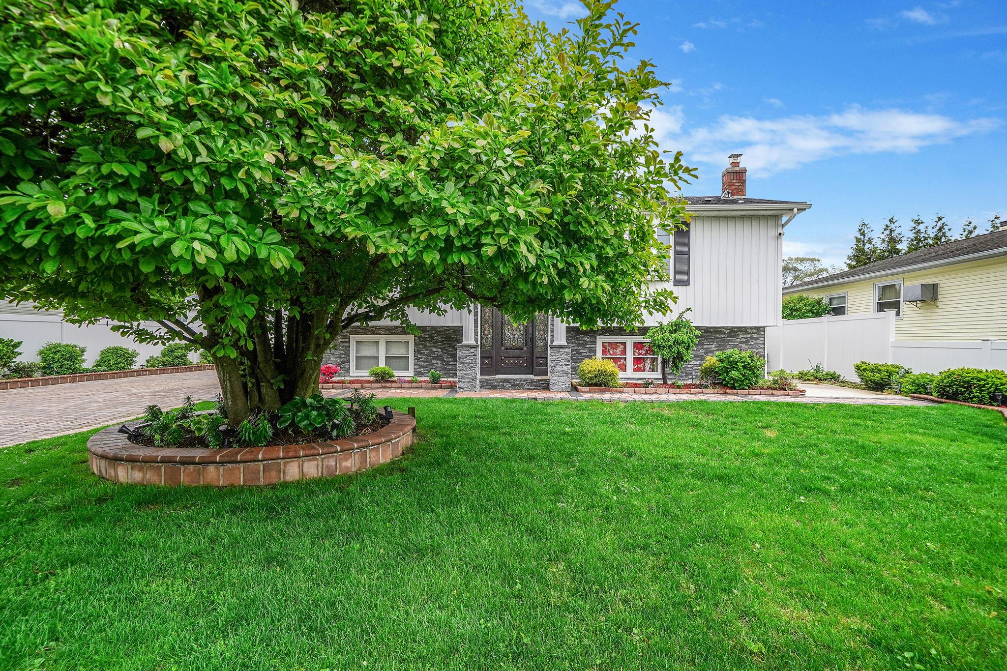 248 44th Street, Lindenhurst, New York image 2