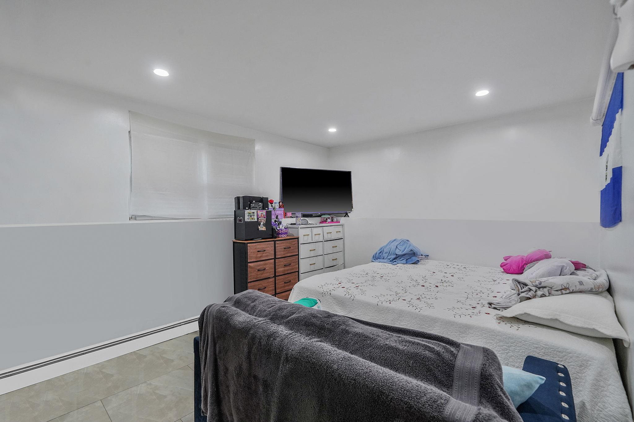 248 44th Street, Lindenhurst, New York image 30