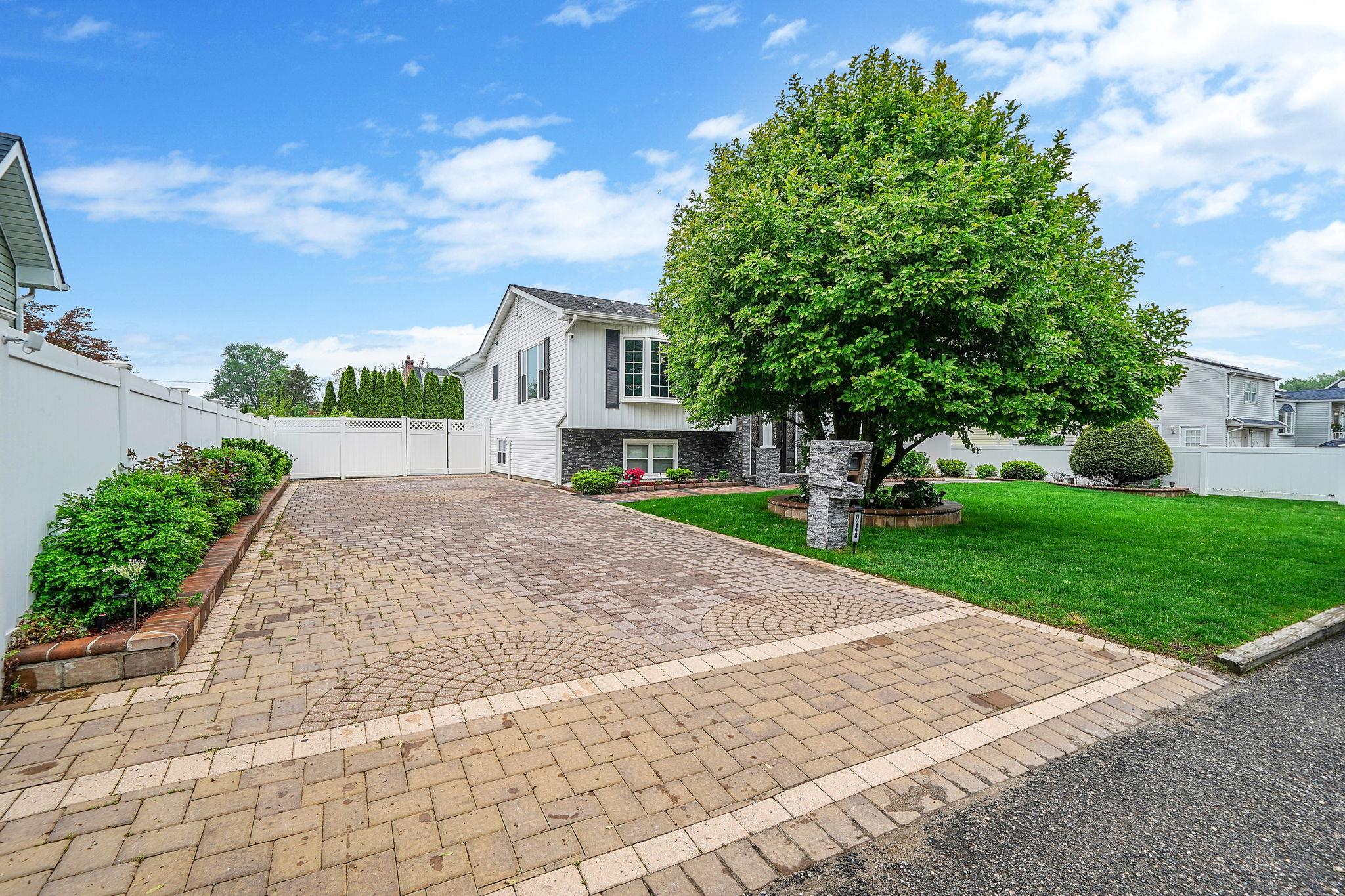 248 44th Street, Lindenhurst, New York image 3