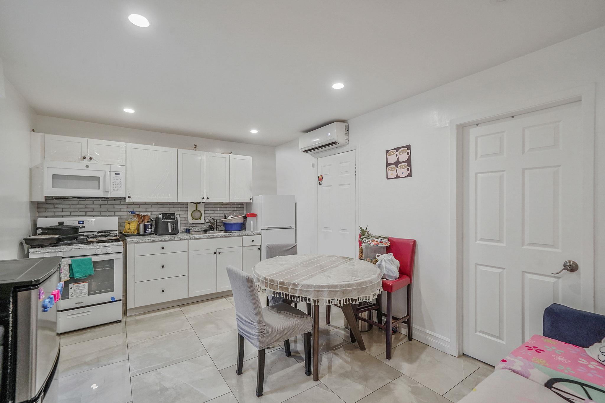 248 44th Street, Lindenhurst, New York image 22