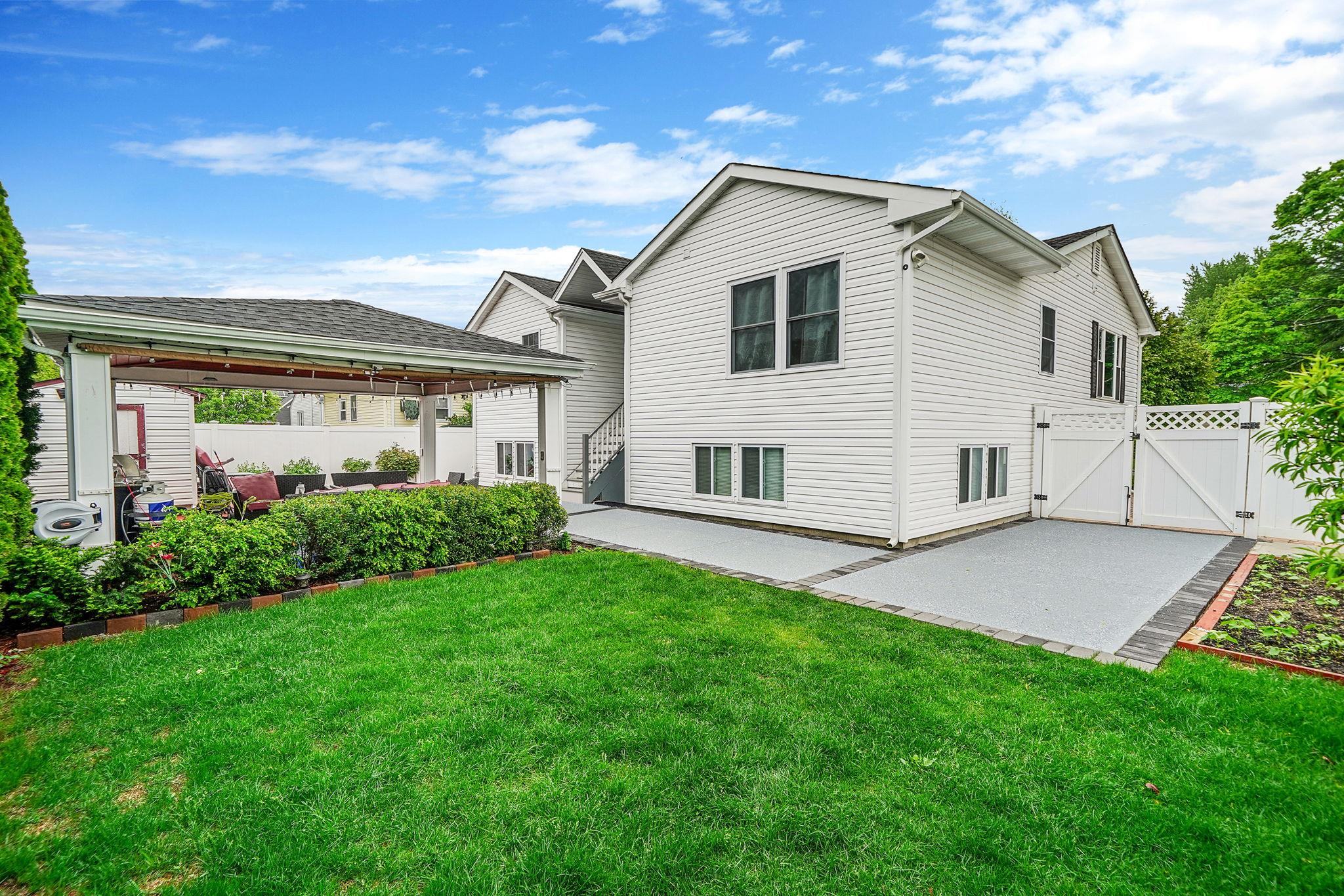 248 44th Street, Lindenhurst, New York image 9