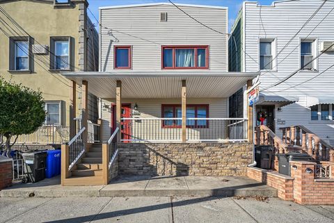Multifamily For Sale - 6925 59th Road<br/> Maspeth, NY 11378