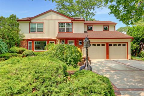86 Country Village Lane Manhasset Hills NY 11040