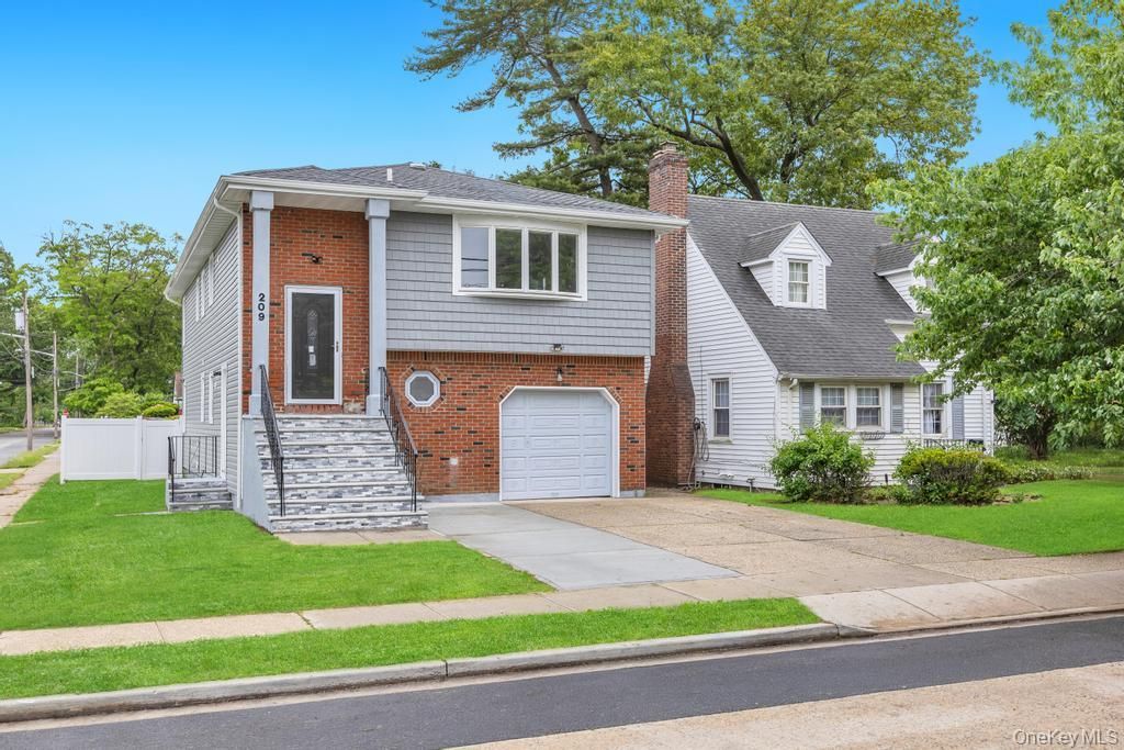 Photo of Valley Stream, NY 11580 (MLS # 1004080)