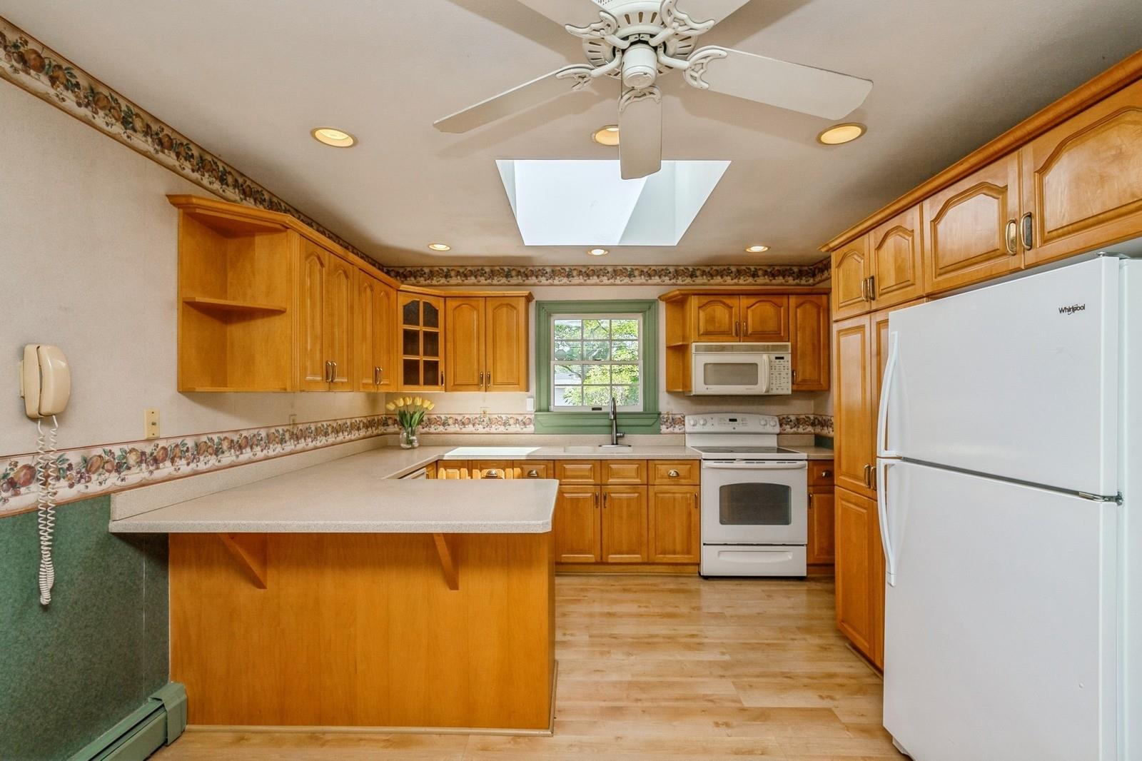 358 Greenbelt Parkway, Holtsville, New York image 15