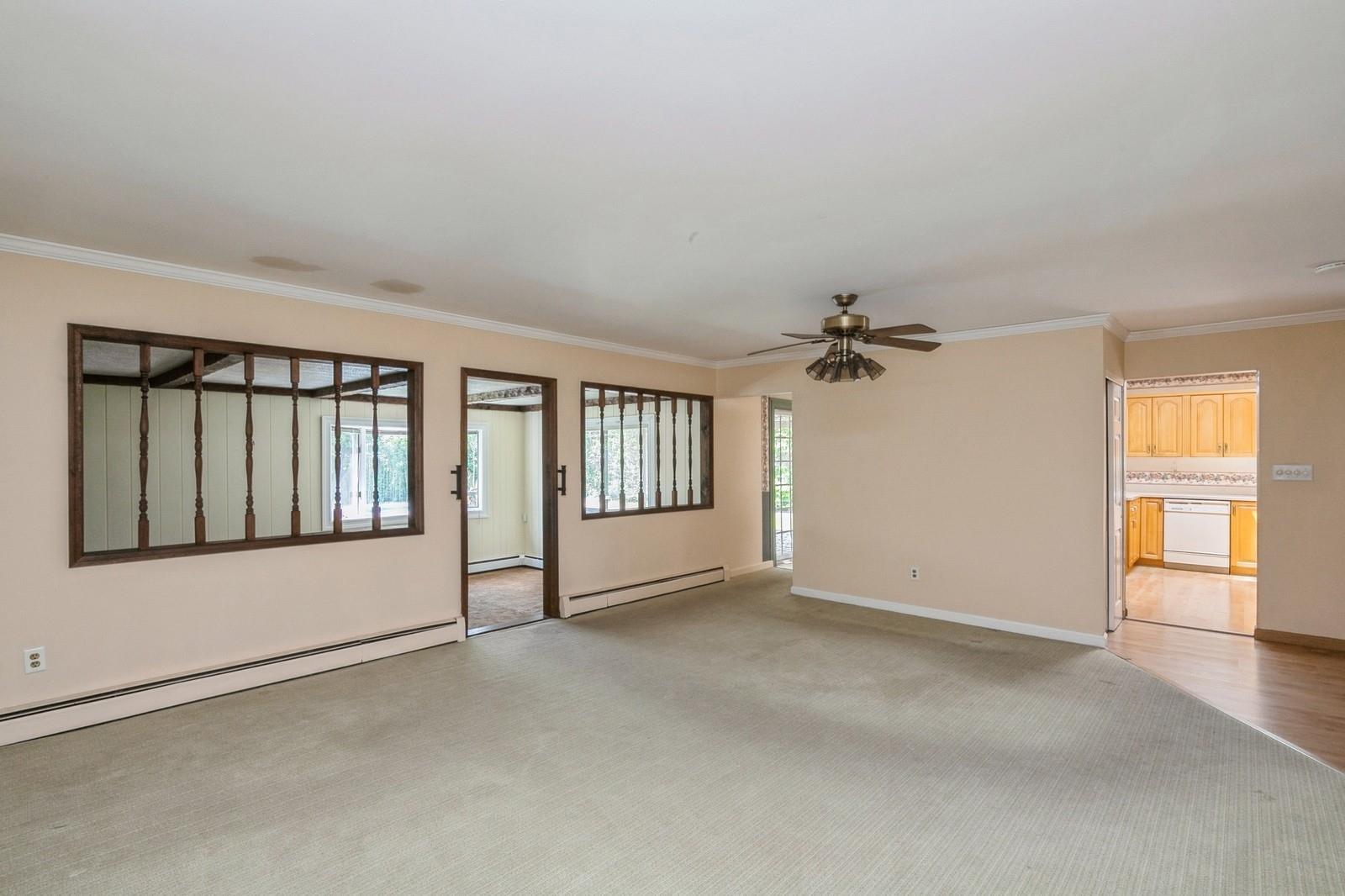 358 Greenbelt Parkway, Holtsville, New York image 6