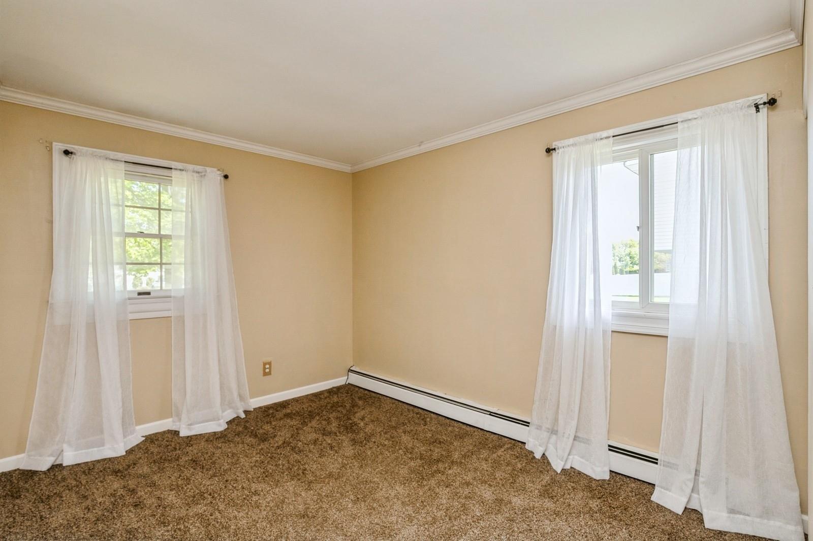 358 Greenbelt Parkway, Holtsville, New York image 20