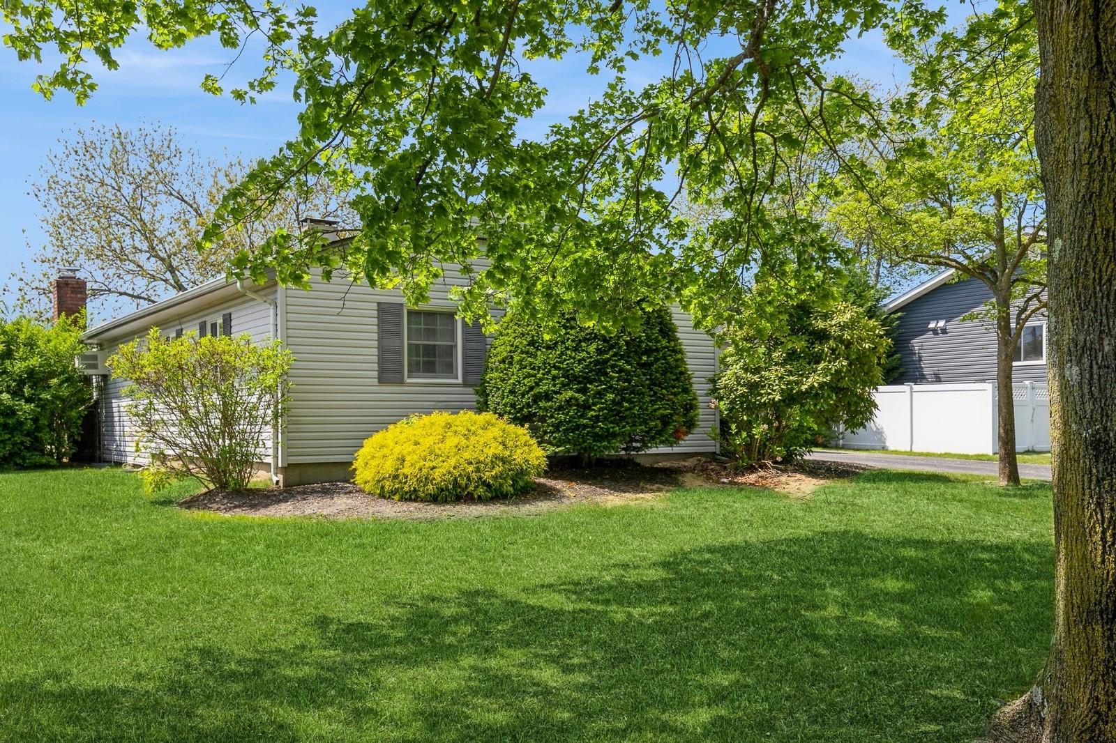 358 Greenbelt Parkway, Holtsville, New York image 26