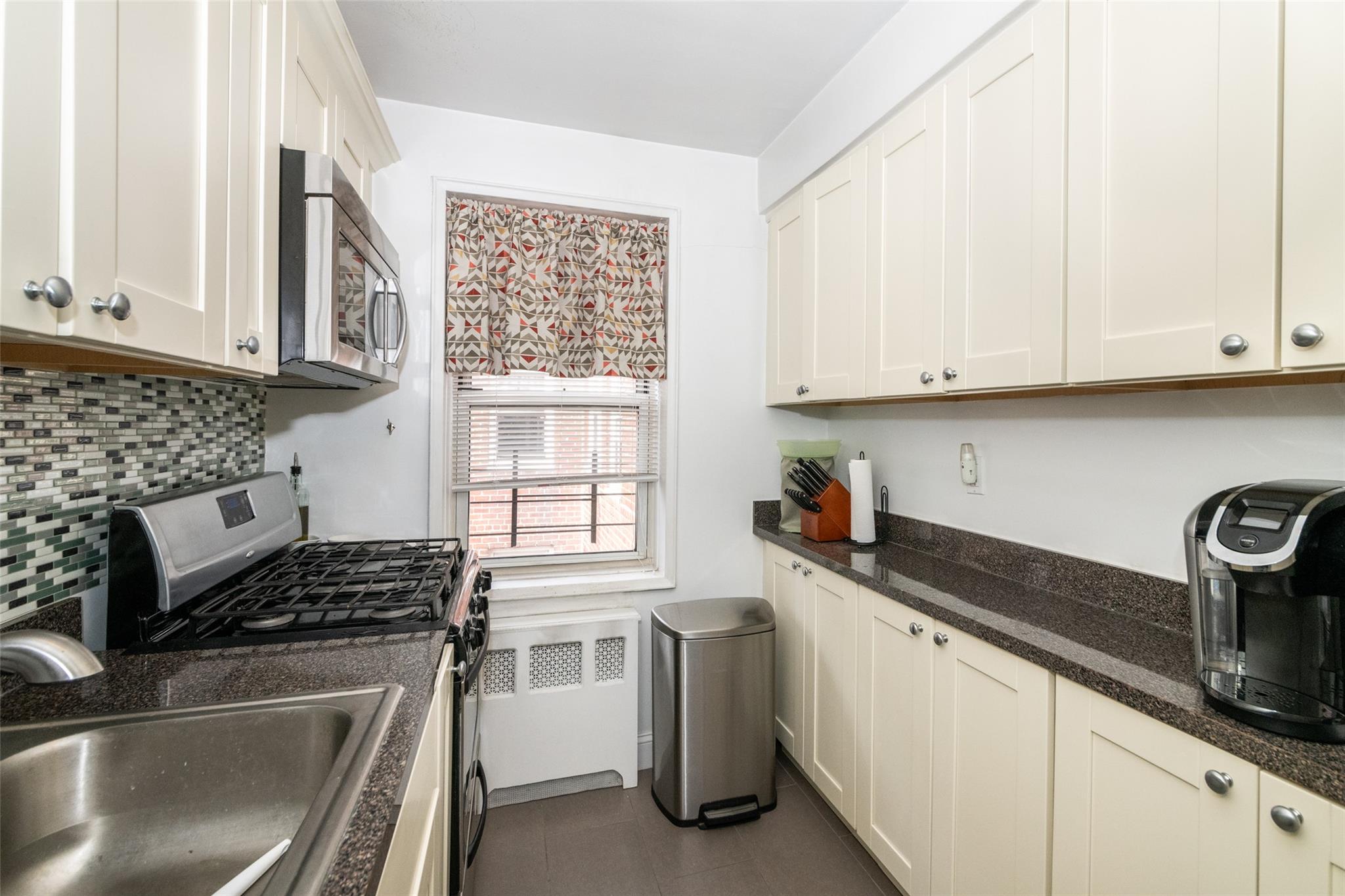60 Locust Ave #A-609, New Rochelle, New York image 11
