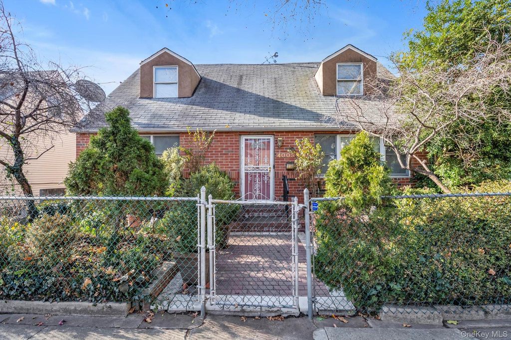 Photo of 4005 Grace Avenue, Bronx, NY 10466 (MLS # 942097)