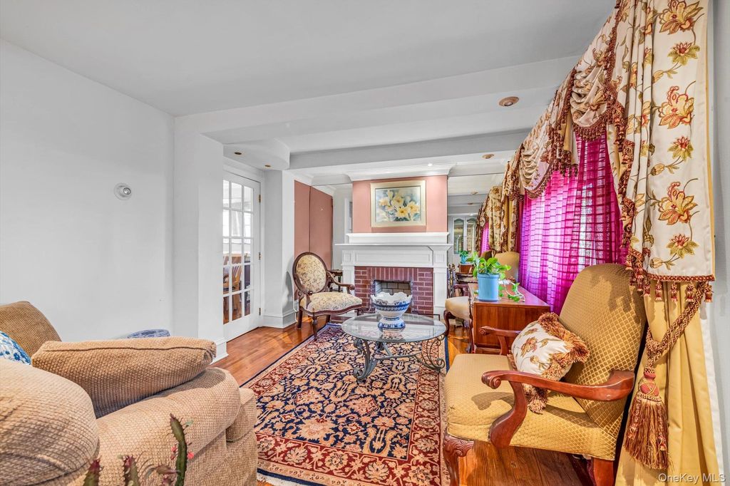 Photo of 4005 Grace Avenue, Bronx, NY 10466 (MLS # 942097)