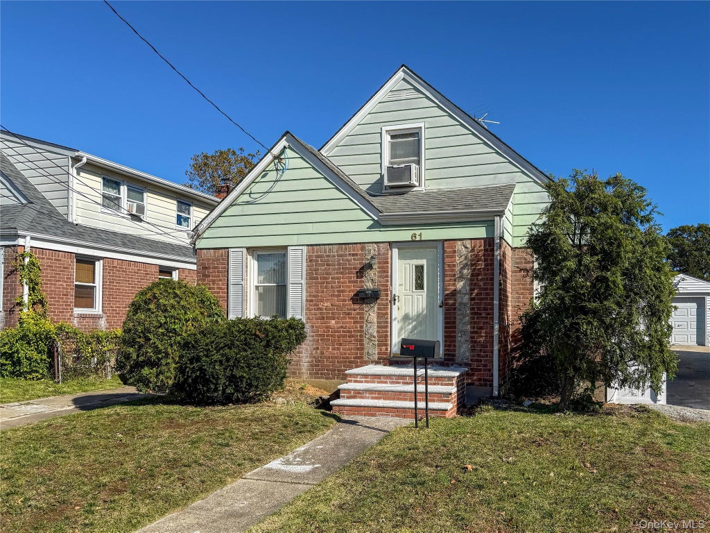 Photo of Valley Stream, NY 11580 (MLS # 1037756)