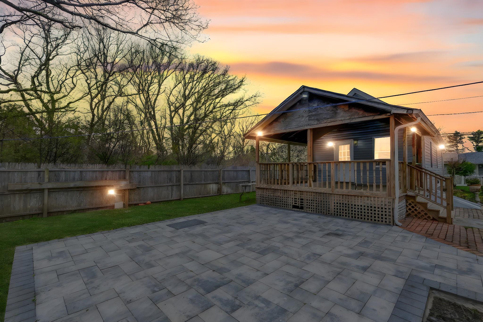 82 Wood Avenue, Mastic, Florida image 3