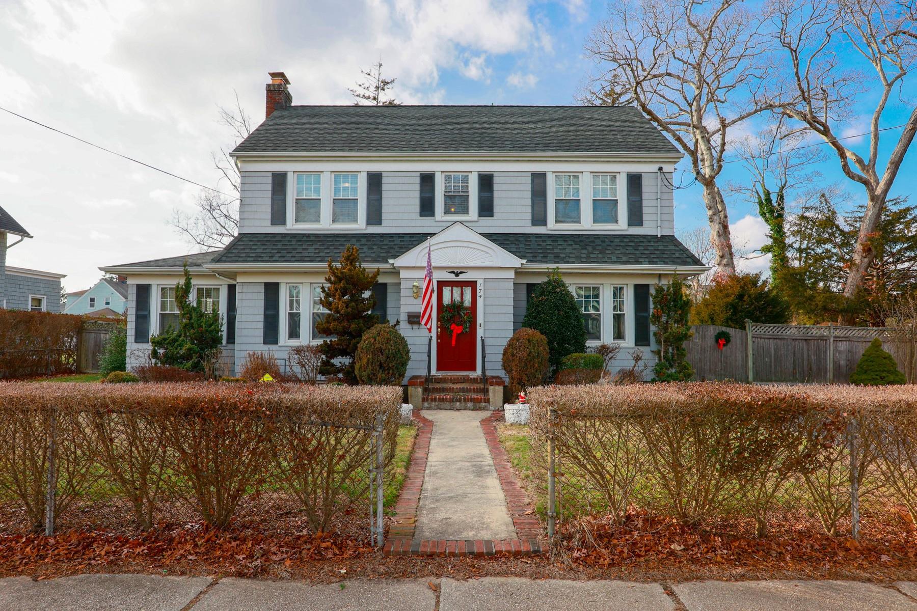 174 S Bay Avenue, Islip, New York image 1