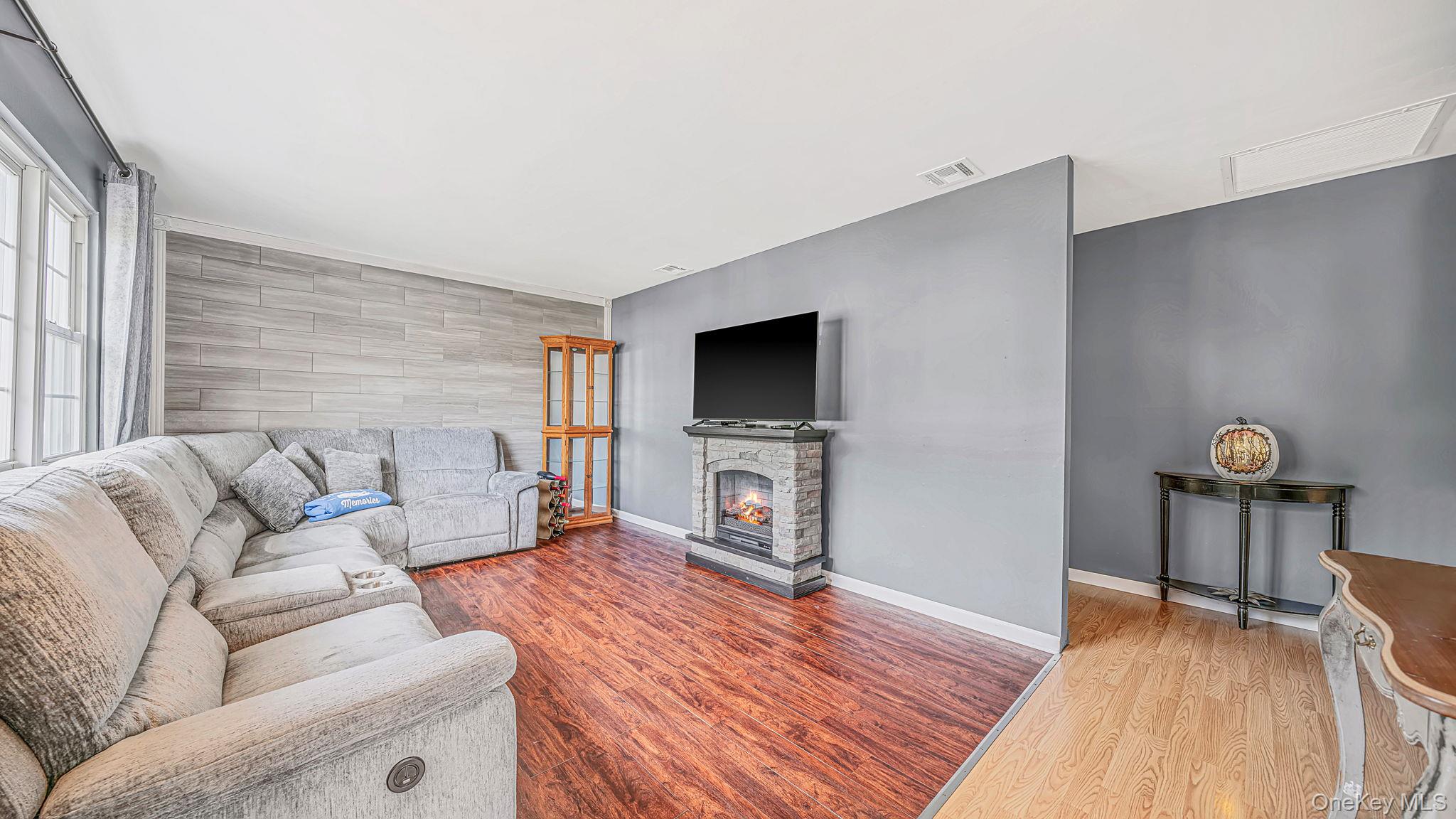 20 44th Street