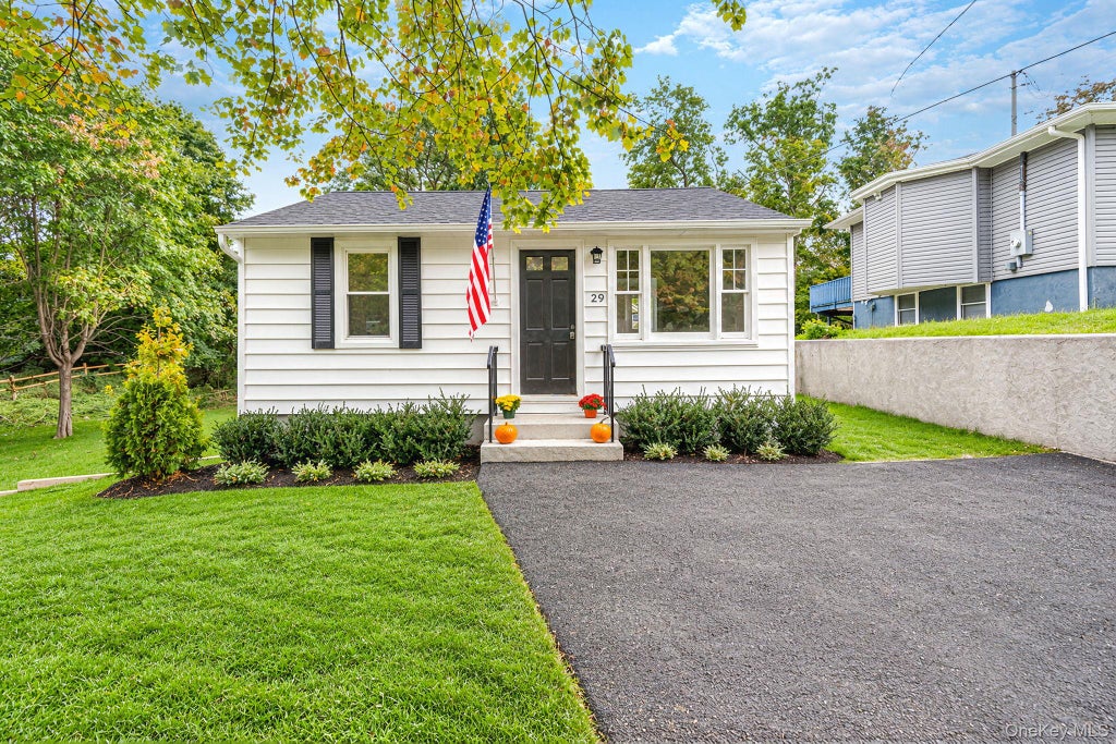 Photo of 29 Overhill Road, Rocky Point, NY 11778 (MLS # 1058479)