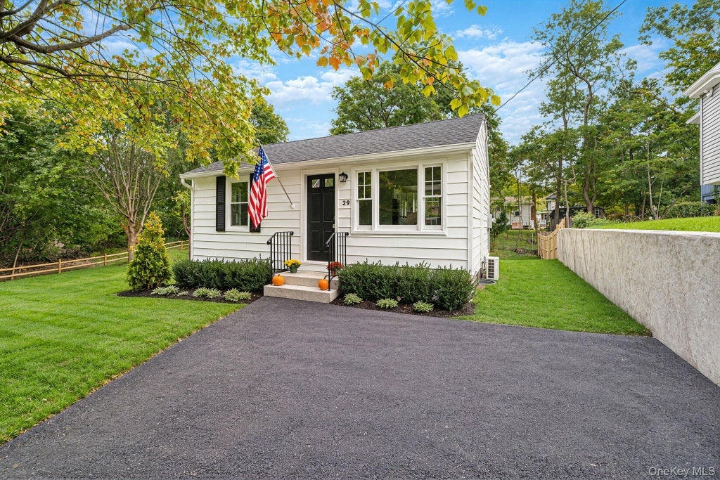 Photo of 29 Overhill Road, Rocky Point, NY 11778 (MLS # 1058479)