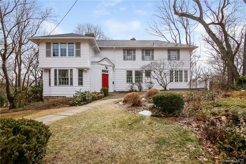 Photo of 50 Greenacres Avenue, Scarsdale, NY 10583 (MLS # 989174)