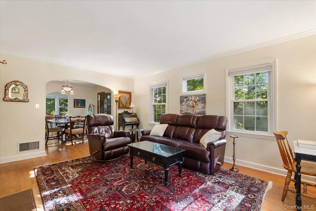 Photo of 15 Shorthill Road, Ardsley, NY 10502 (MLS # 921316)