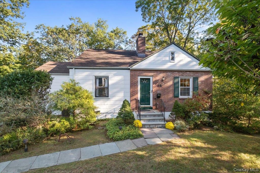 Photo of 15 Shorthill Road, Ardsley, NY 10502 (MLS # 921316)