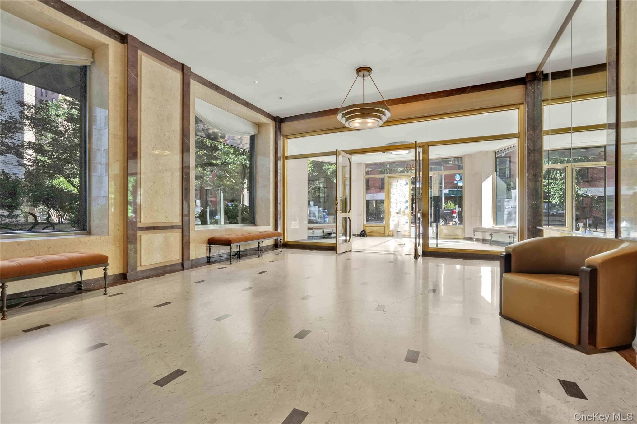 20 E 9th Street 14O
