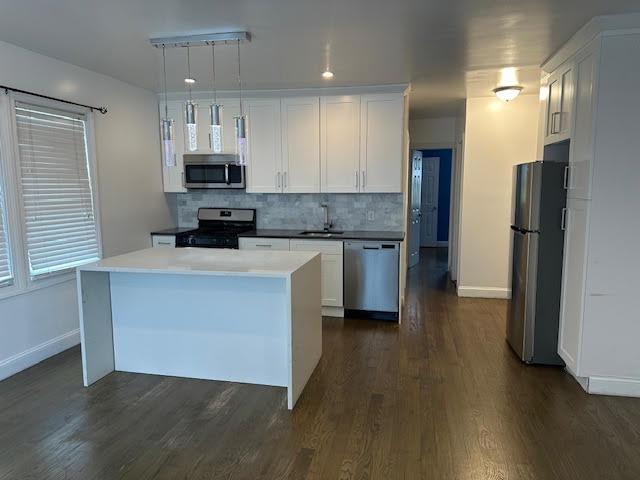 241st Street, Rosedale, Queens, NY - 2 Bedrooms  
1 Bathrooms  
4 Rooms - 
