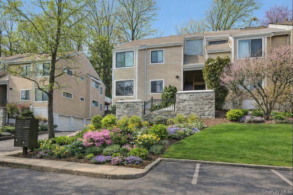 Photo of 168 Birchwood Close, Chappaqua, NY 10514 (MLS # 945913)