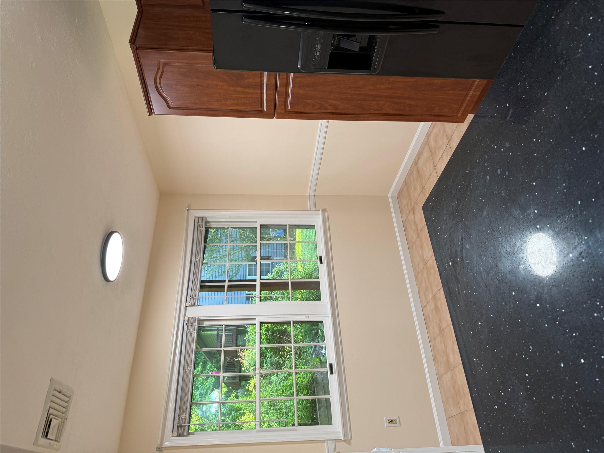 15 Lamplight Street, Beacon, New York image 4