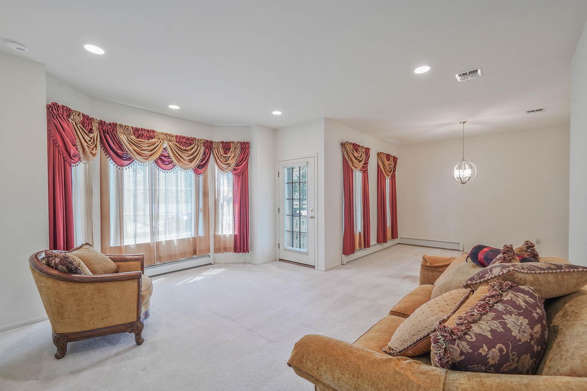 1 Gingham Court, Ridge, New York image 10