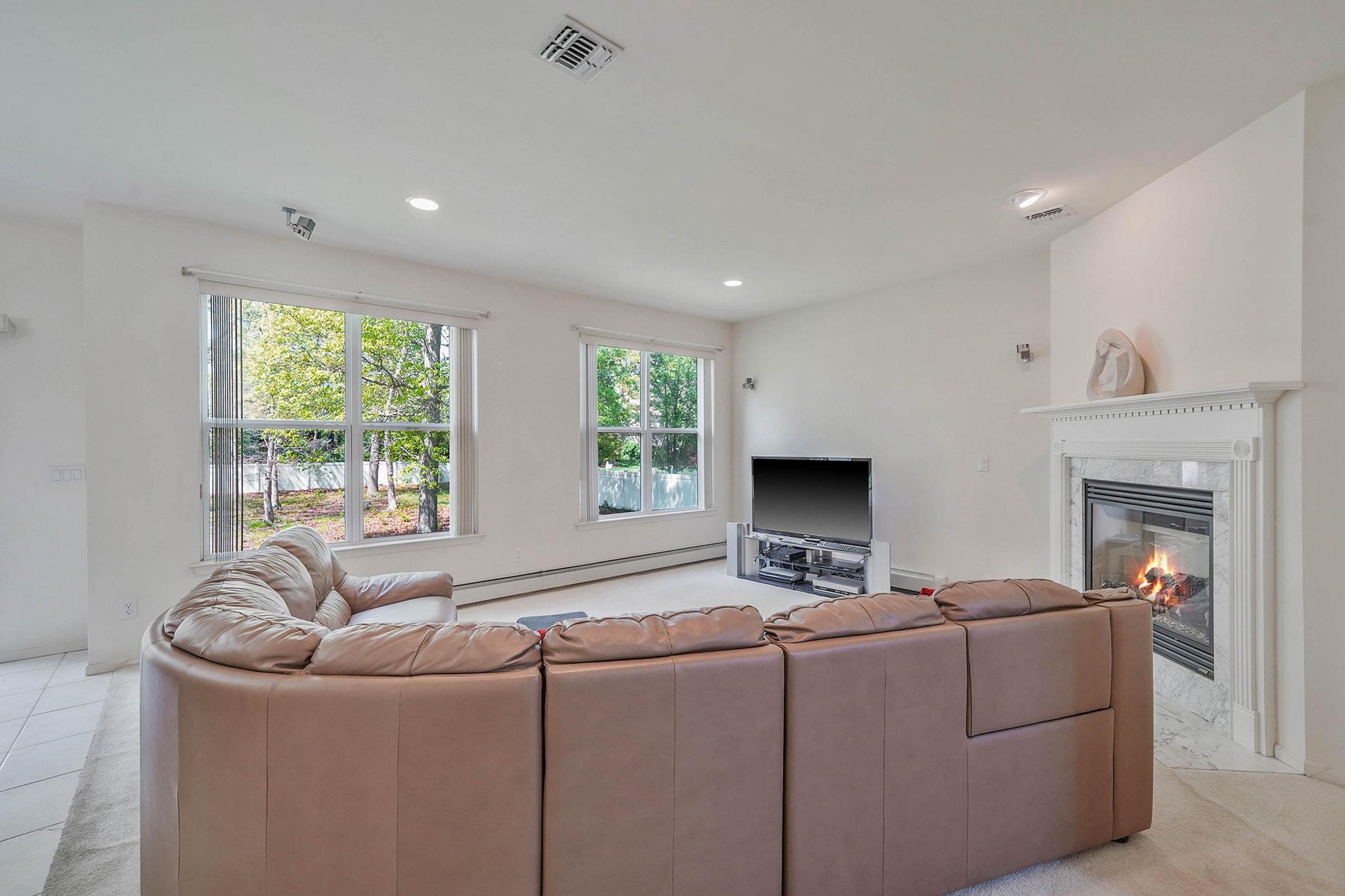 1 Gingham Court, Ridge, New York image 15
