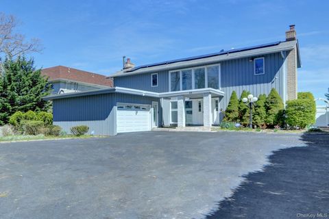 Homes For Rent - 25 Wildwood Road<br/> Rocky Point, NY 11778