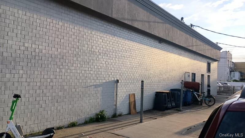 2055 Williamsbridge Road