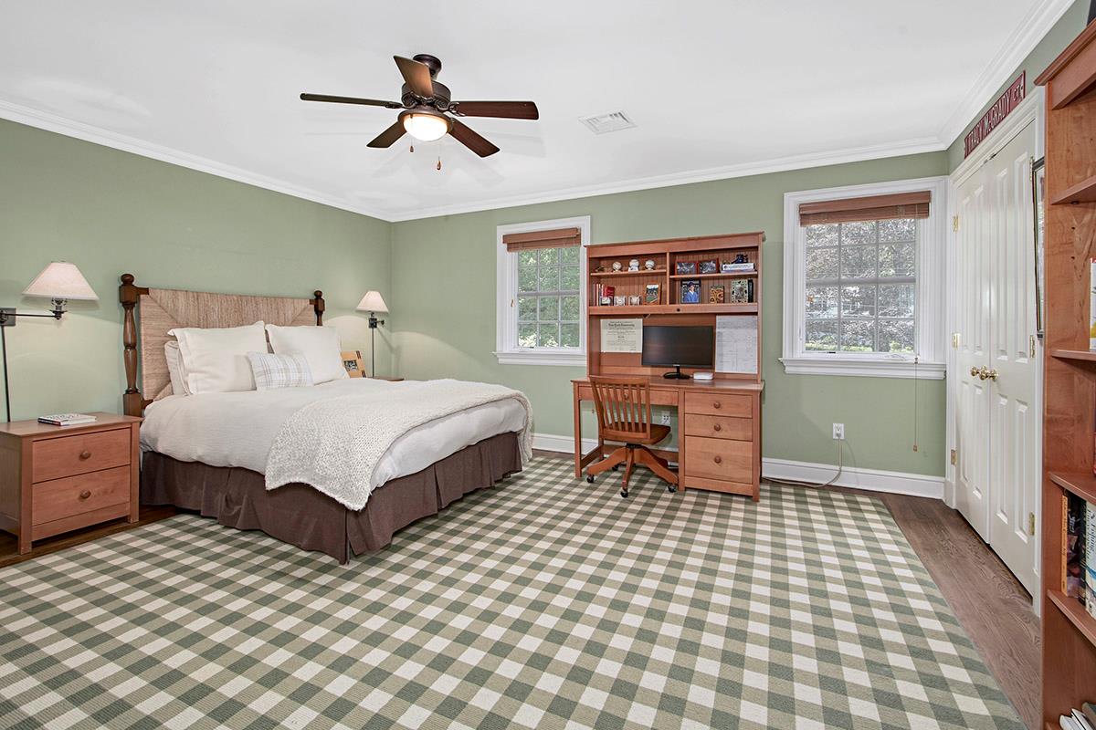 Chappaqua, New York 10514, United States, 4 Bedrooms Bedrooms, ,7 BathroomsBathrooms,Residential,Pending,142642