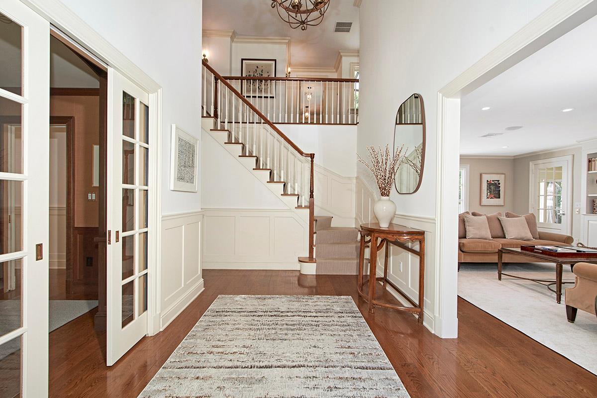 Chappaqua, New York 10514, United States, 4 Bedrooms Bedrooms, ,7 BathroomsBathrooms,Residential,Pending,142642