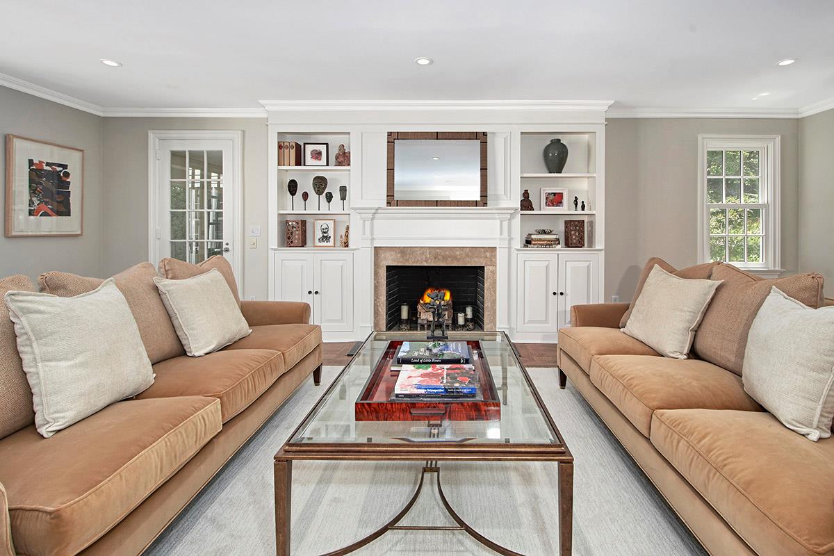 Chappaqua, New York 10514, United States, 4 Bedrooms Bedrooms, ,7 BathroomsBathrooms,Residential,Pending,142642