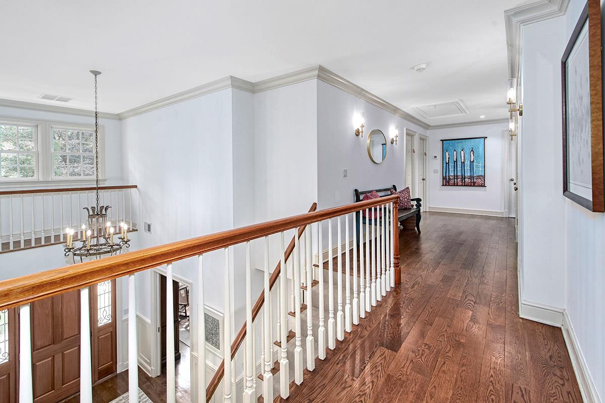 Chappaqua, New York 10514, United States, 4 Bedrooms Bedrooms, ,7 BathroomsBathrooms,Residential,Pending,142642