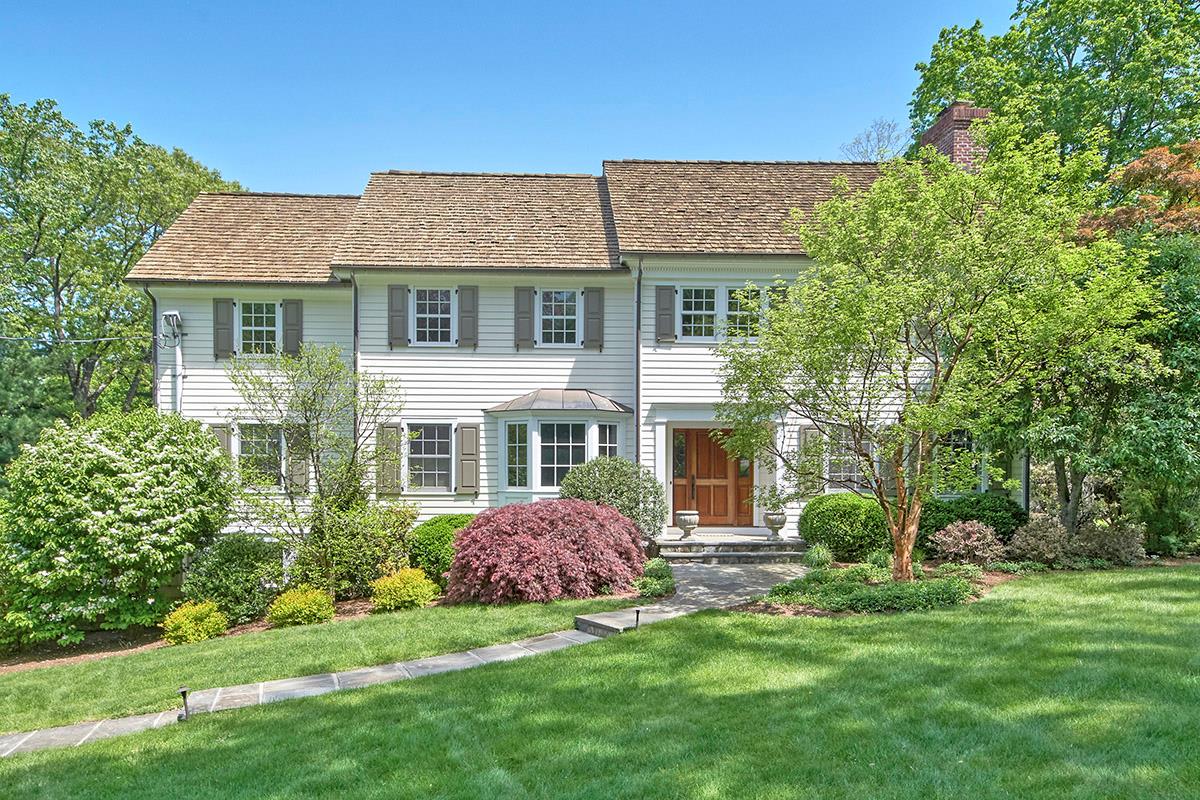Chappaqua, New York 10514, United States, 4 Bedrooms Bedrooms, ,7 BathroomsBathrooms,Residential,Pending,142642
