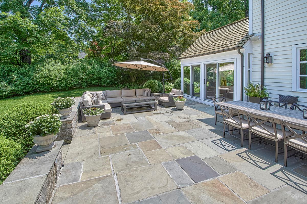 Chappaqua, New York 10514, United States, 4 Bedrooms Bedrooms, ,7 BathroomsBathrooms,Residential,Pending,142642