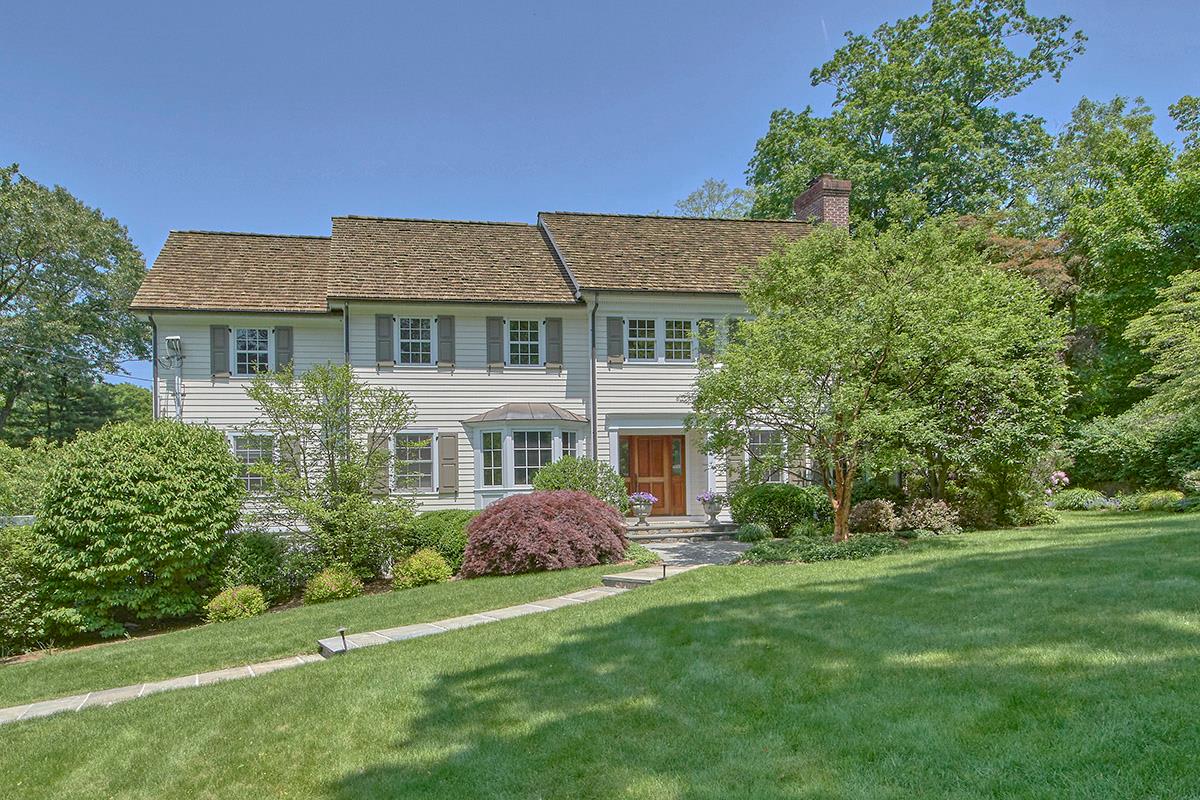 Chappaqua, New York 10514, United States, 4 Bedrooms Bedrooms, ,7 BathroomsBathrooms,Residential,Pending,142642