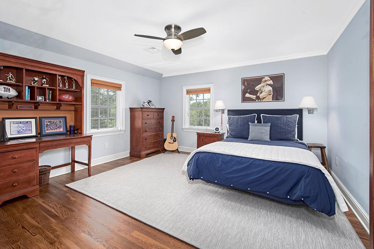 Chappaqua, New York 10514, United States, 4 Bedrooms Bedrooms, ,7 BathroomsBathrooms,Residential,Pending,142642