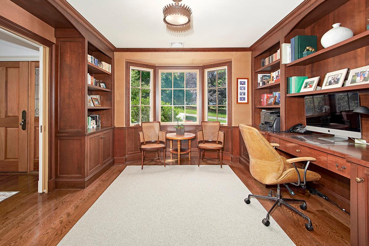 Chappaqua, New York 10514, United States, 4 Bedrooms Bedrooms, ,7 BathroomsBathrooms,Residential,Pending,142642