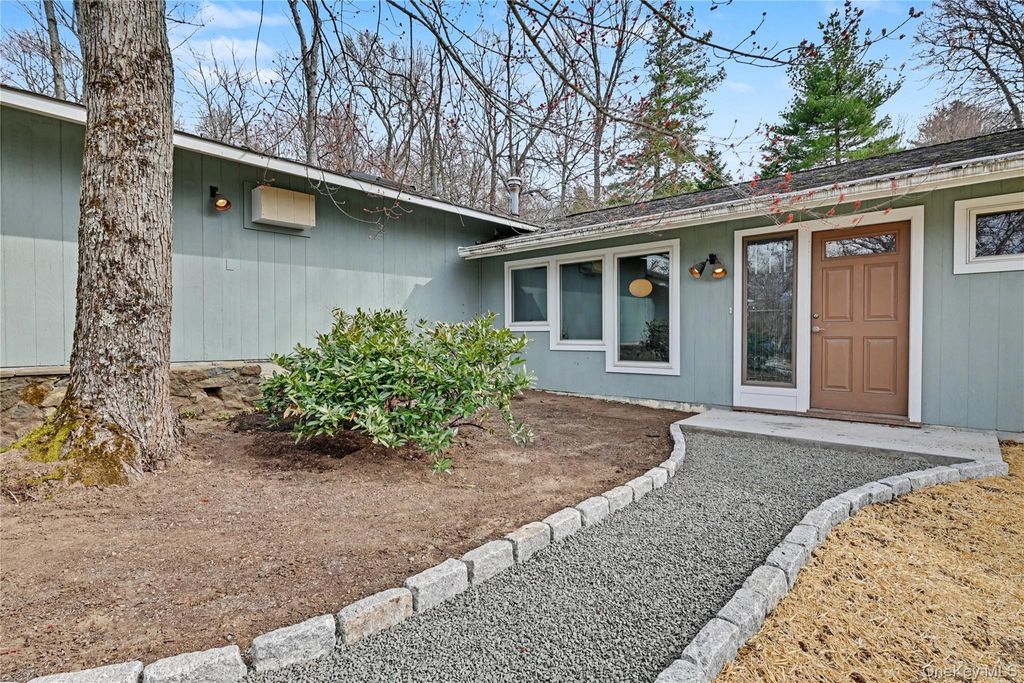 Photo of 493 Mitchell Drive, Valley Cottage, NY 10989 (MLS # 958828)