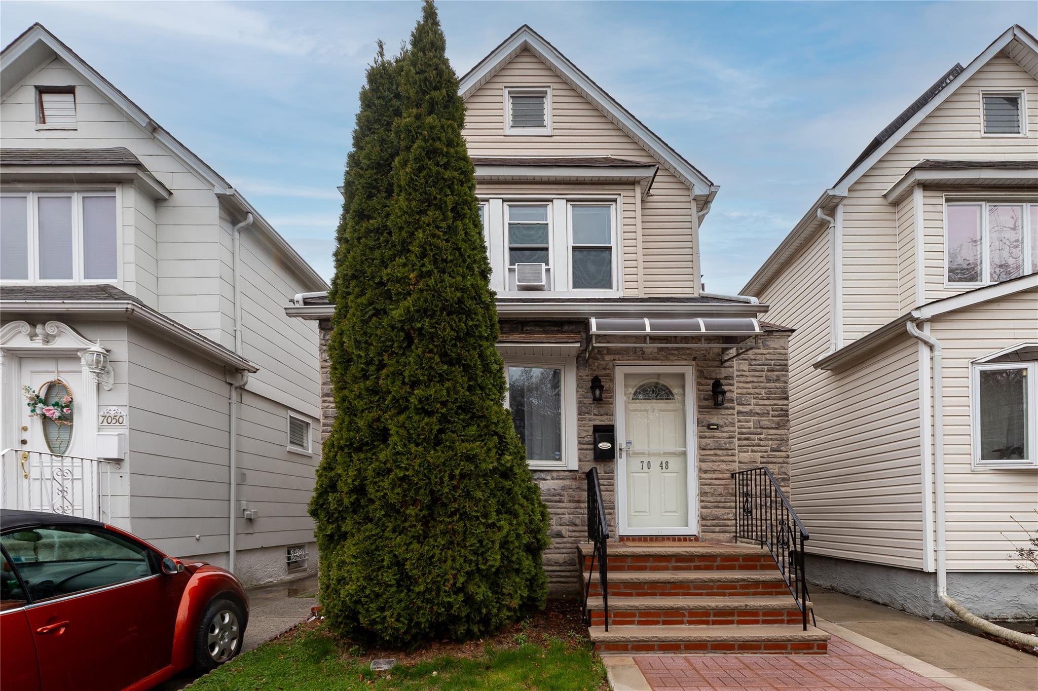 Rental Property at Nansen Street, Forest Hills, Queens, NY - Bedrooms: 3 
Bathrooms: 3 
Rooms: 8  - $5,500 MO.