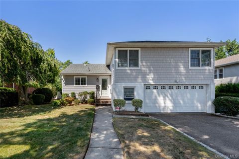 Photo of 106 Hayes Street, Garden City, NY 11530 (MLS # 913856)