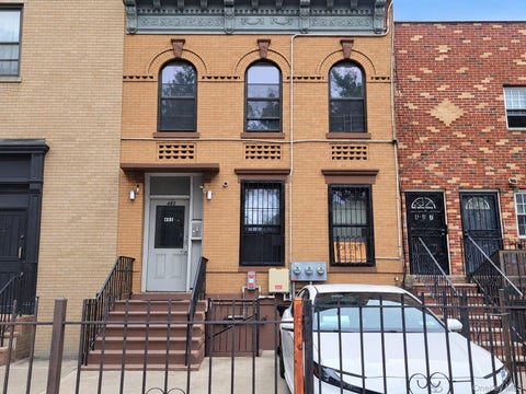 Apartment For Rent - 485 Pennsylvania Avenue<br/> Brooklyn, NY 11207