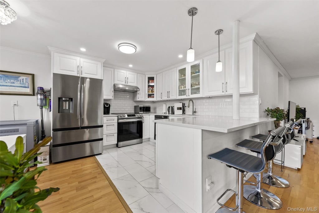 Photo of 1 Bay Club Drive #3K, Bayside, NY 11360 (MLS # 1062091)