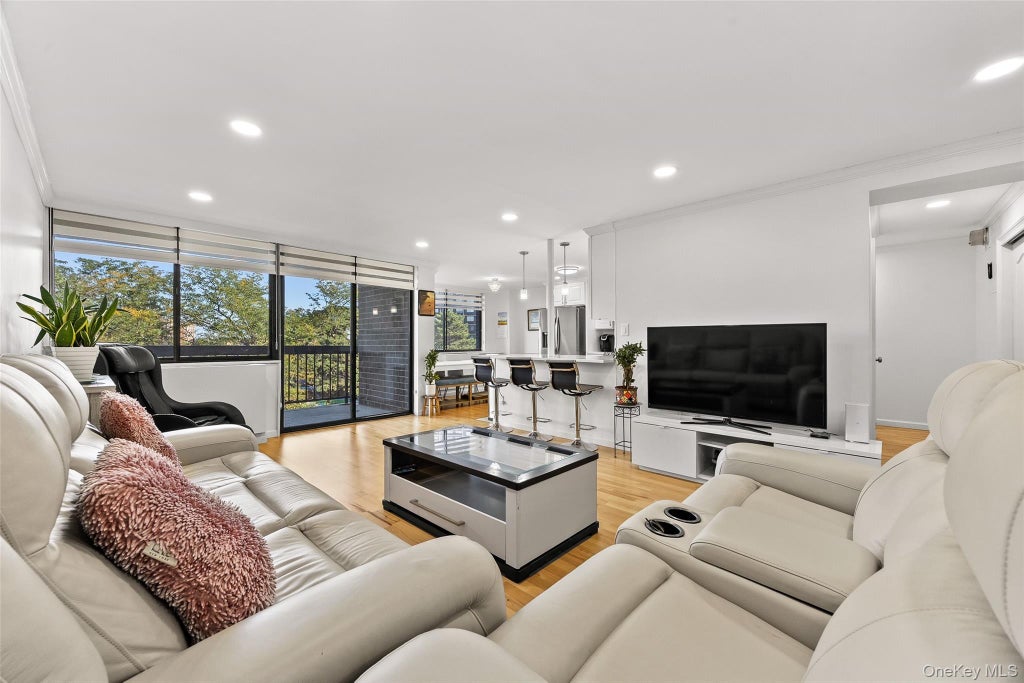 Photo of 1 Bay Club Drive #3K, Bayside, NY 11360 (MLS # 1062091)
