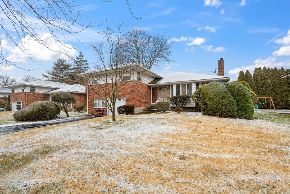 10 Berkley Lane, Syosset, New York image 4